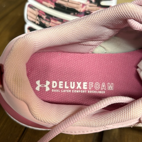 Under Armour Charged Assert 9 (size 8) - Picture 8 of 8